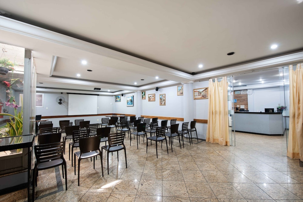 Hotel Pouso Alegre 42/50