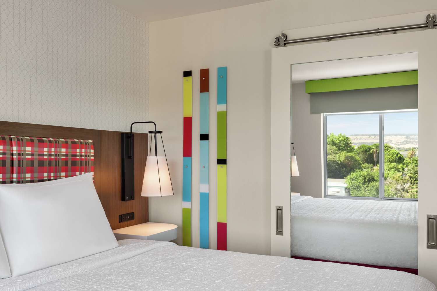 استوديو بسرير كينج مع أريكة لذوي الإعاقة، Hampton Inn & Suites Oroville 2/3