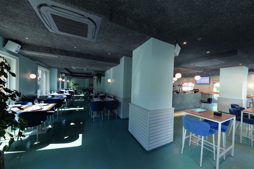Jauregui Hotel 50/64