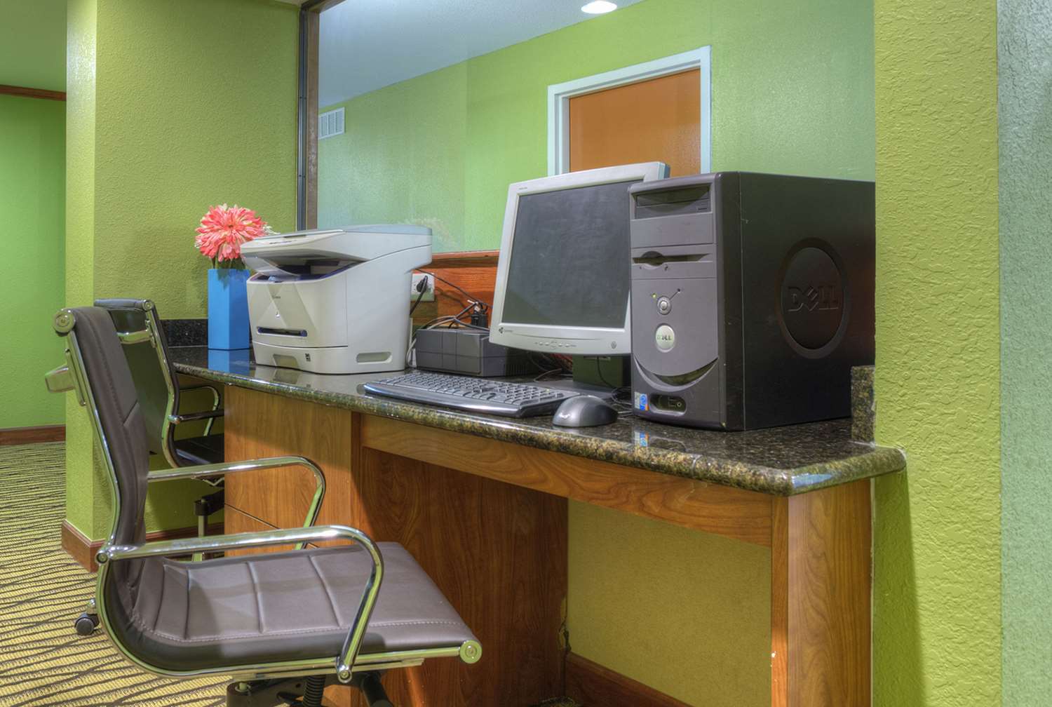 Quality Inn & Suites Chattanooga-East Ridge 26/28