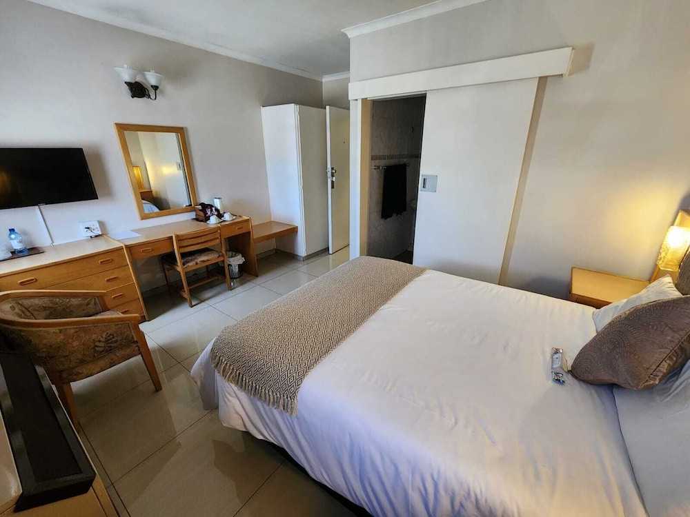 Royal Hotel Ladysmith 9/41