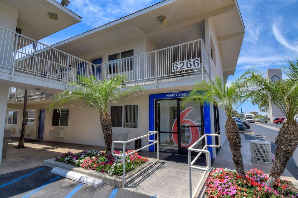Motel6 Westminster, CA - South - Long Beach Area 35/43