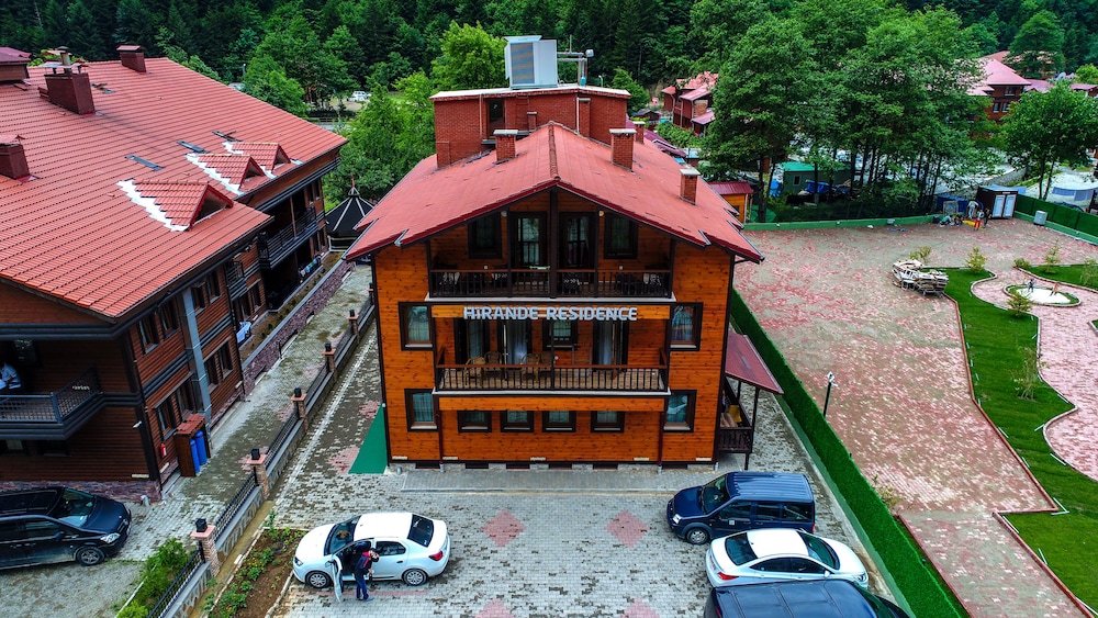 Hirande Hotel 5/50