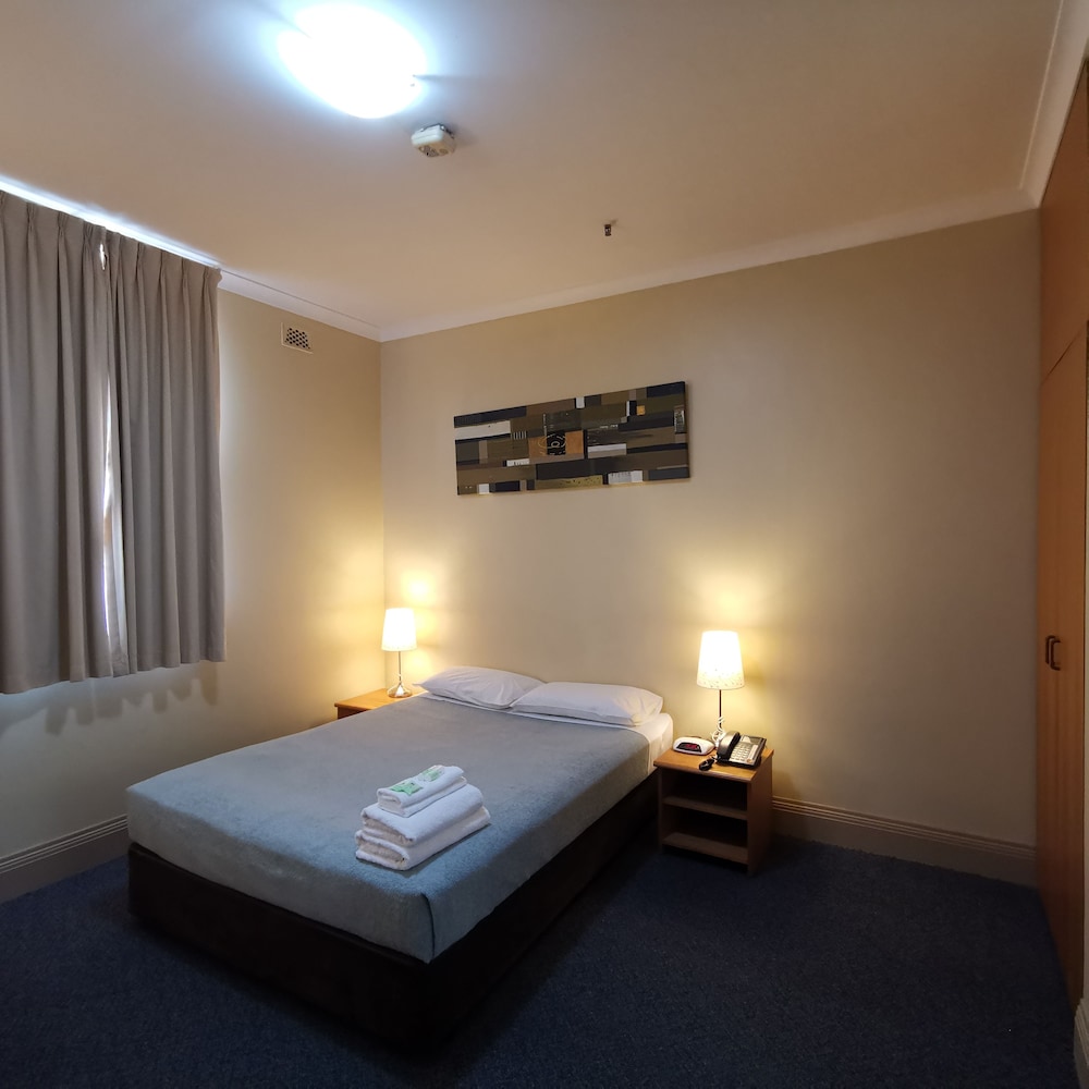 Criterion Hotel 43/57