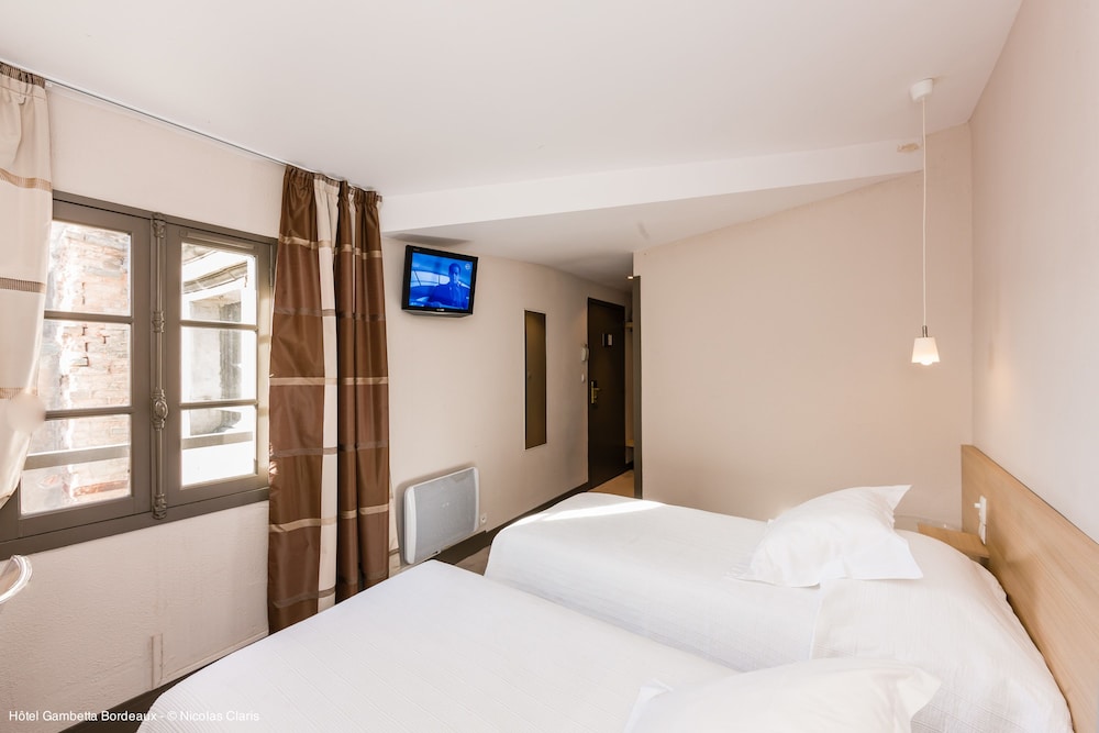 ROOM, TWIN BEDS, COURTYARD VIEW
