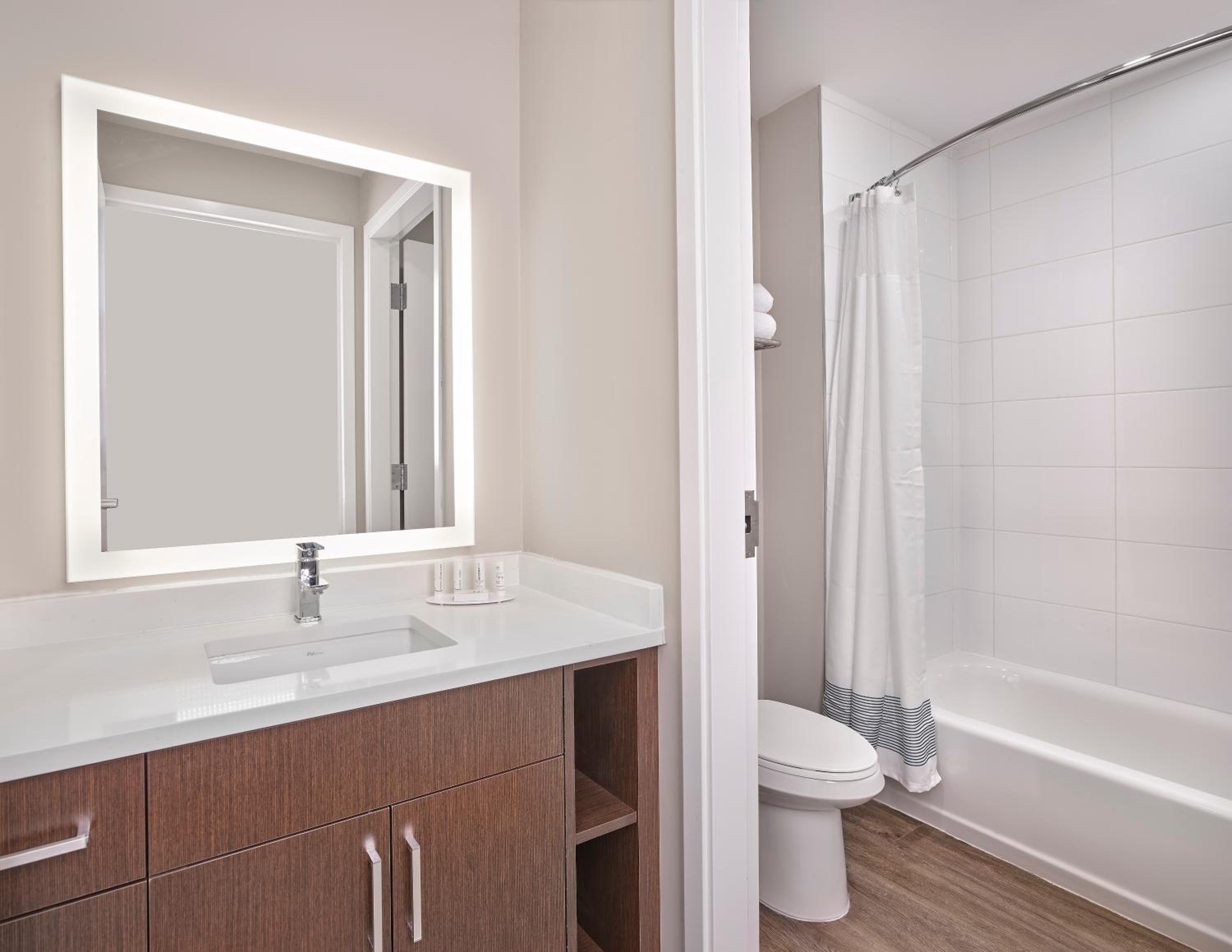 جناح بغرفتي نوم مع أريكة، Towneplace Suites By Marriott Edmonton Sherwood Park 4/4