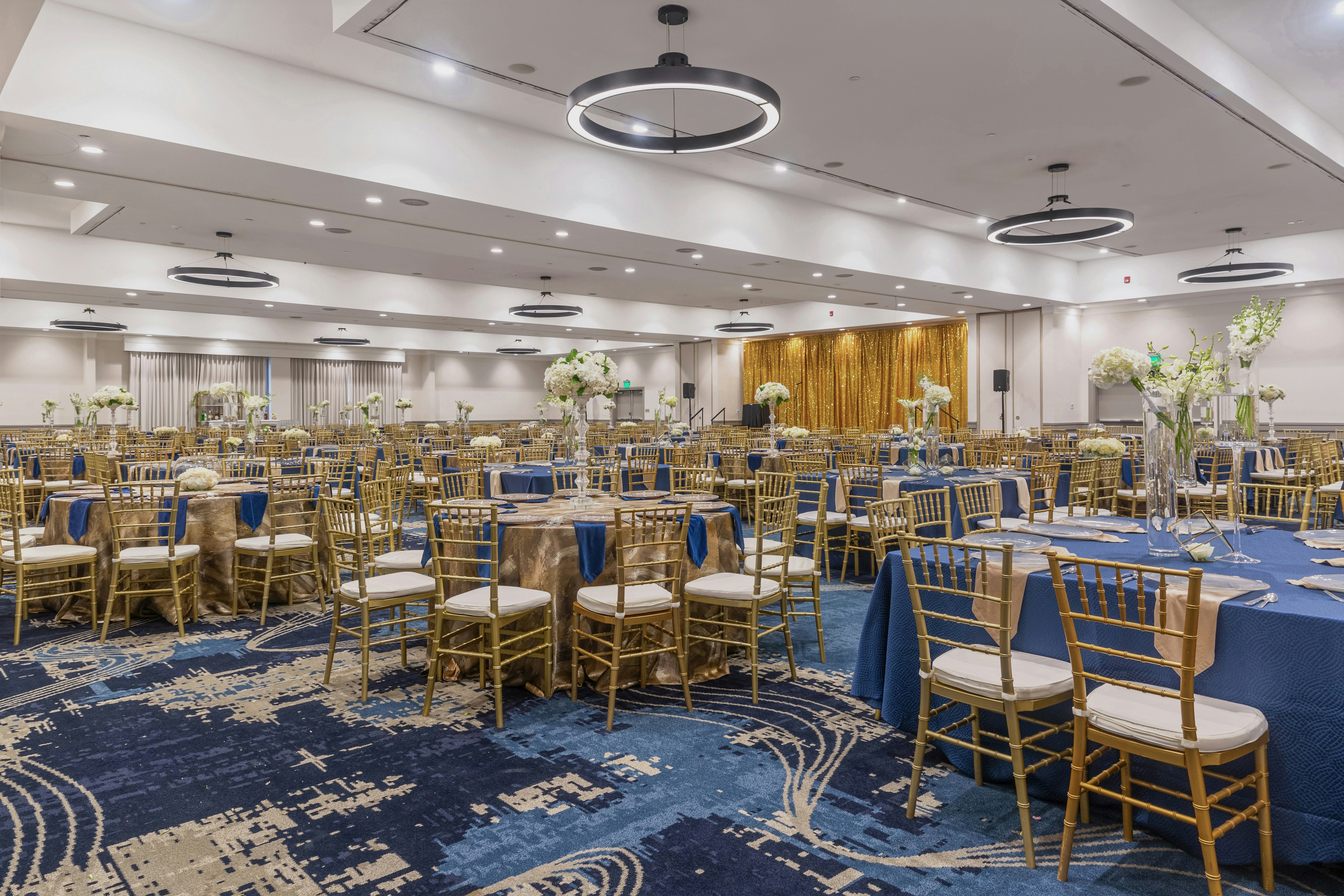 Doubletree Hotel Bakersfield 33/58
