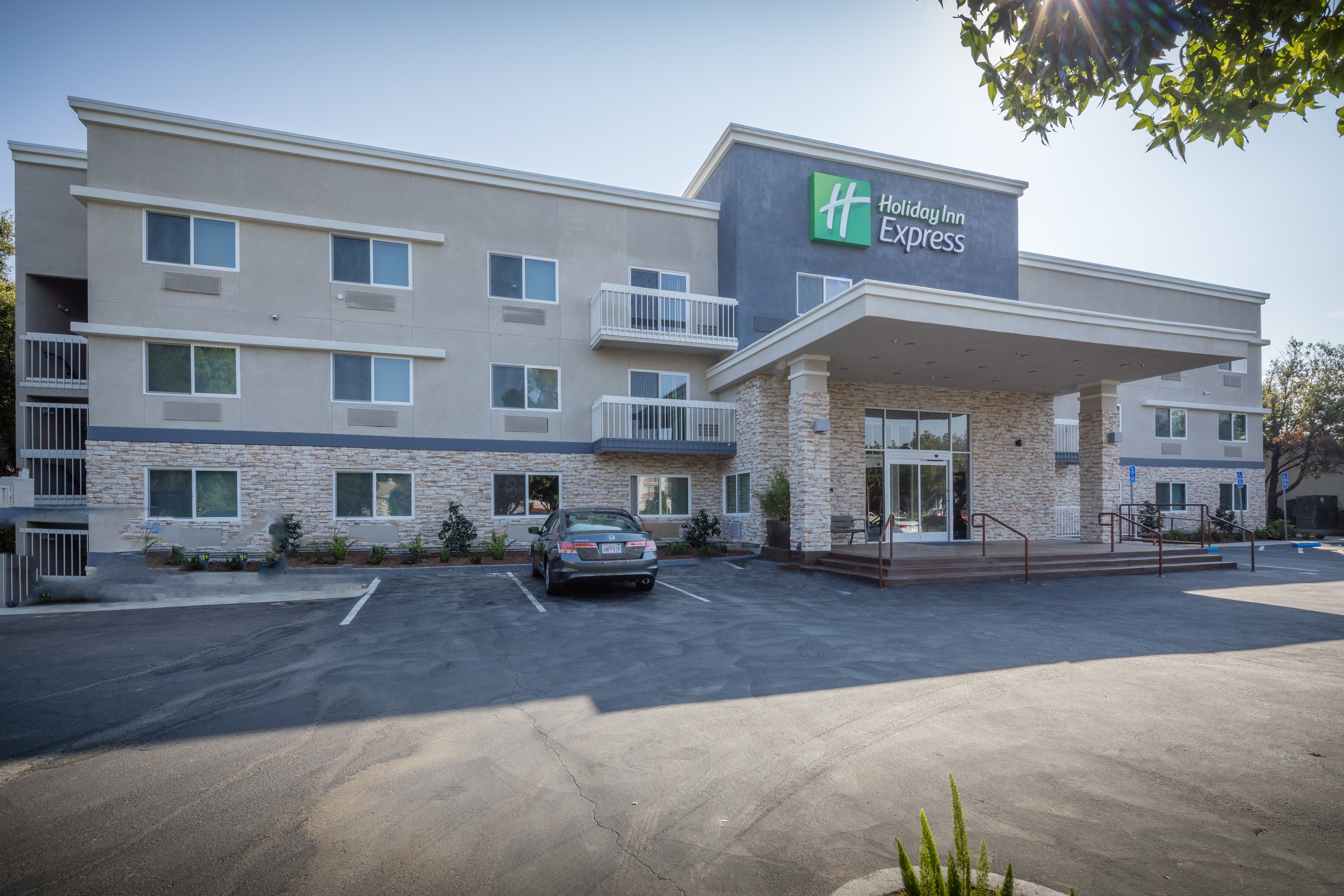 HOLIDAY INN EXPRESS SUNNYVALE - SILICON VALLEY 62/78