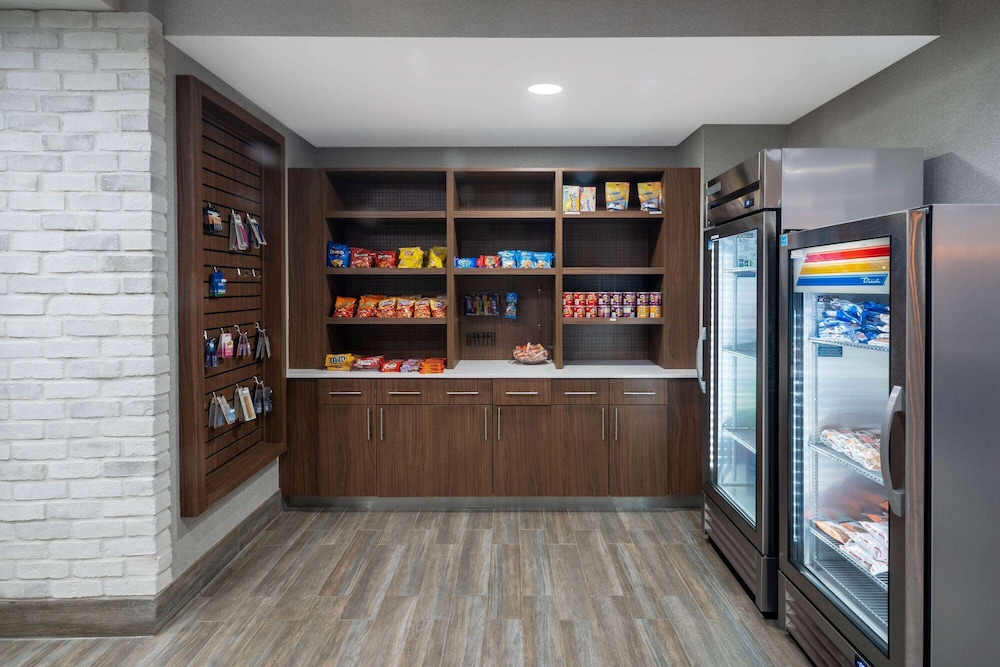 La Quinta Inn & Suites by Wyndham-Albany GA 5/31