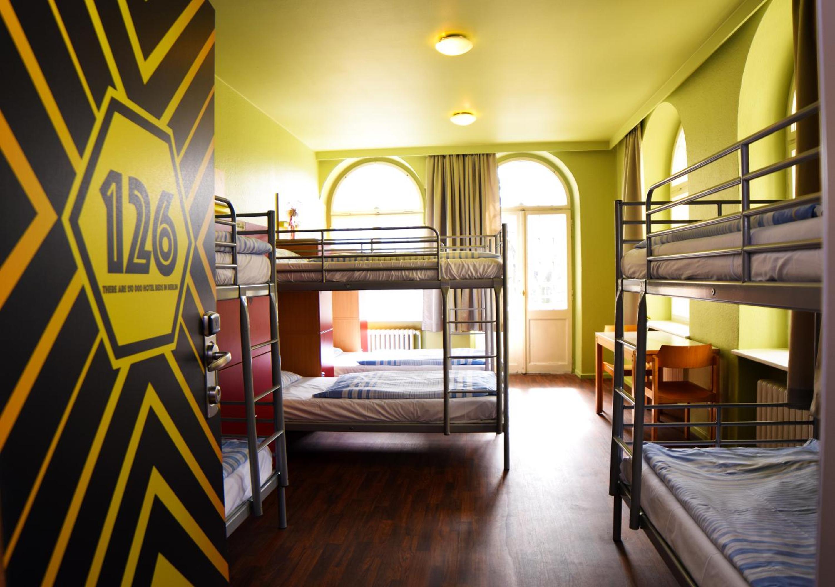 Mixed Dorm, 12 People