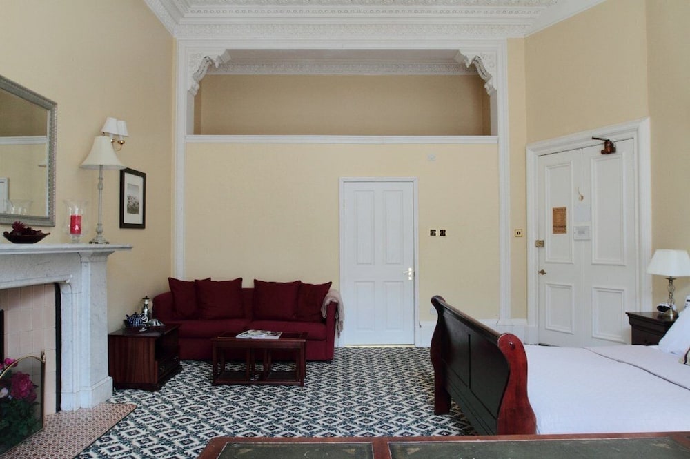 Edinburgh Thistle Hotel 24/50