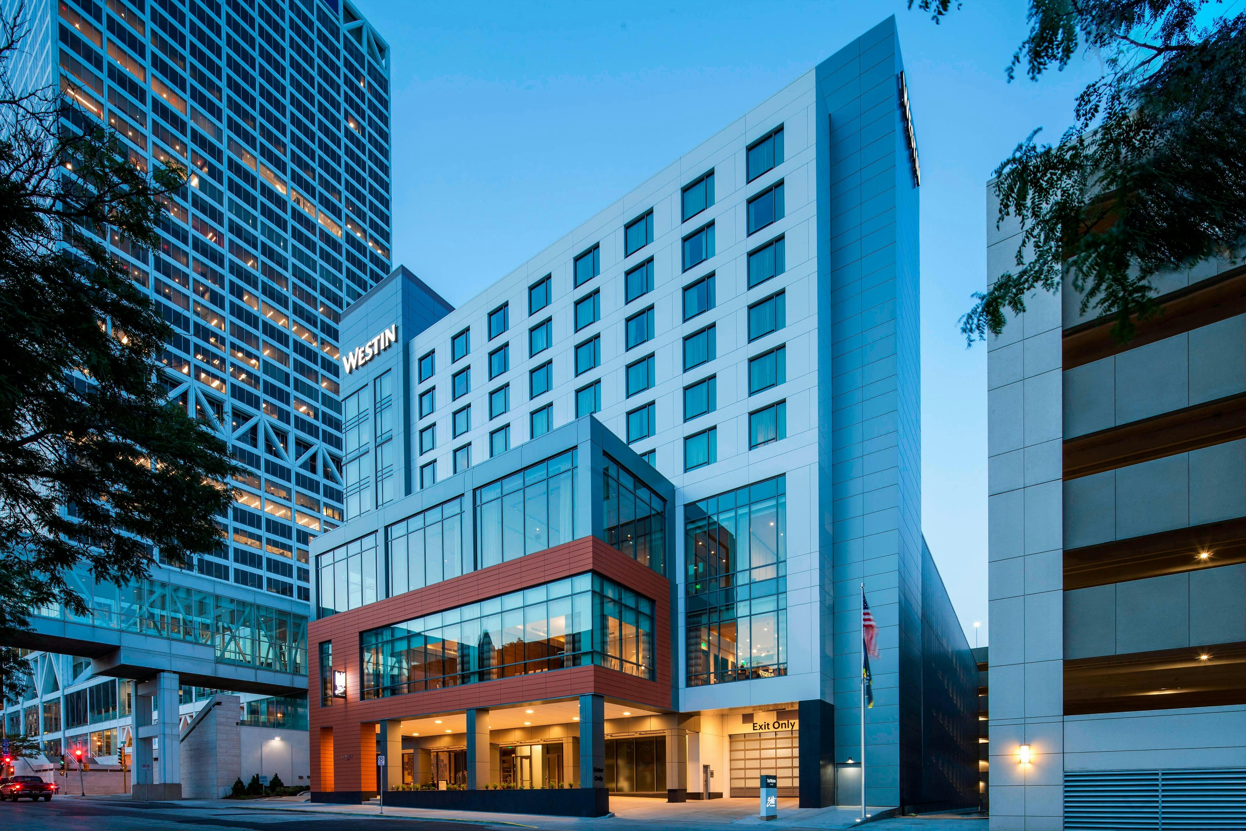 The Westin Milwaukee 2/34