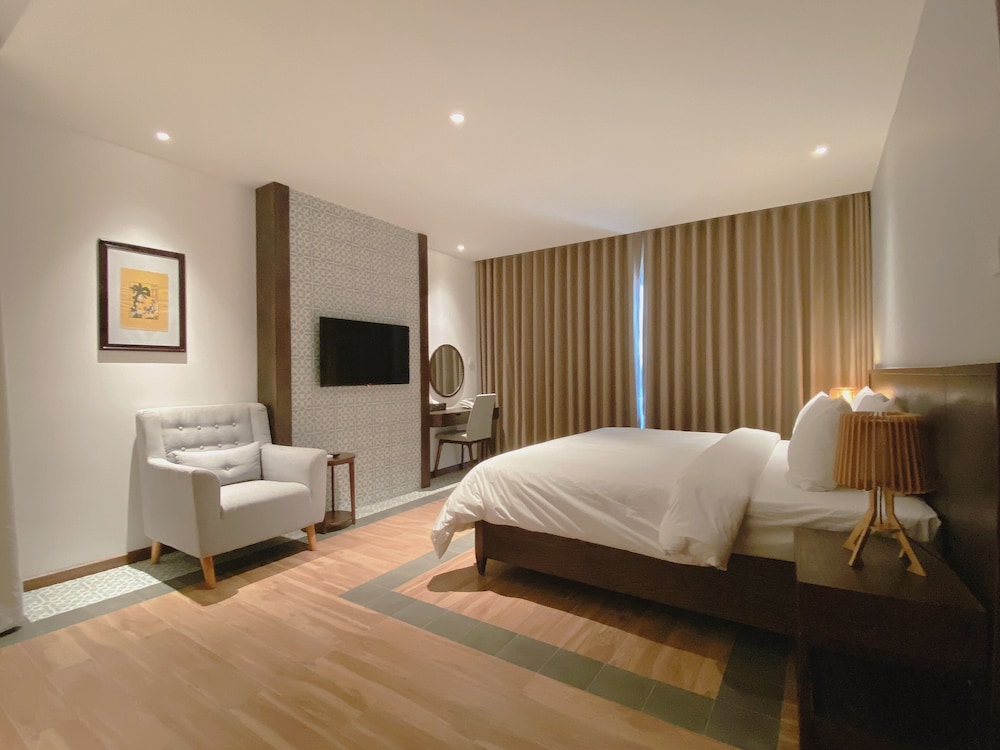 Hoang Ngoc Beach Resort 12/87
