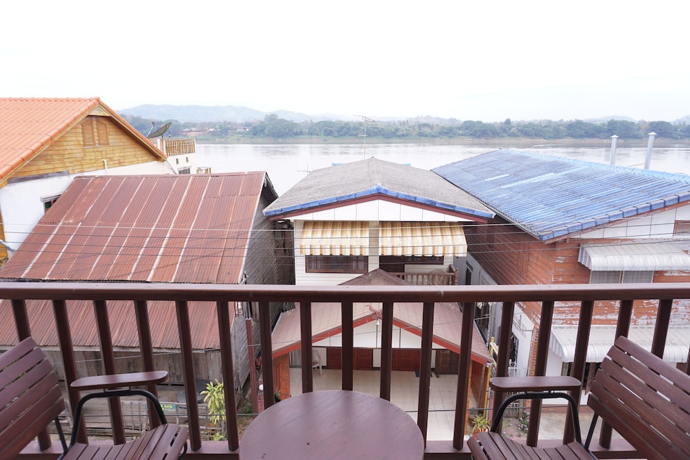 Sri Chiangkhan Hotel 33/44