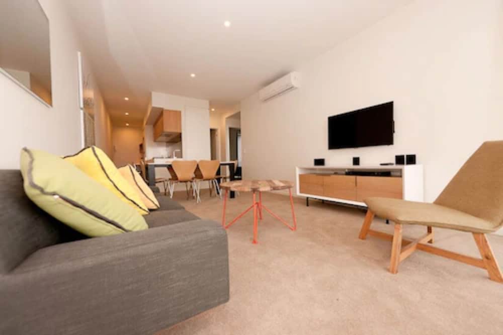 Vine Serviced Apartments 20/36