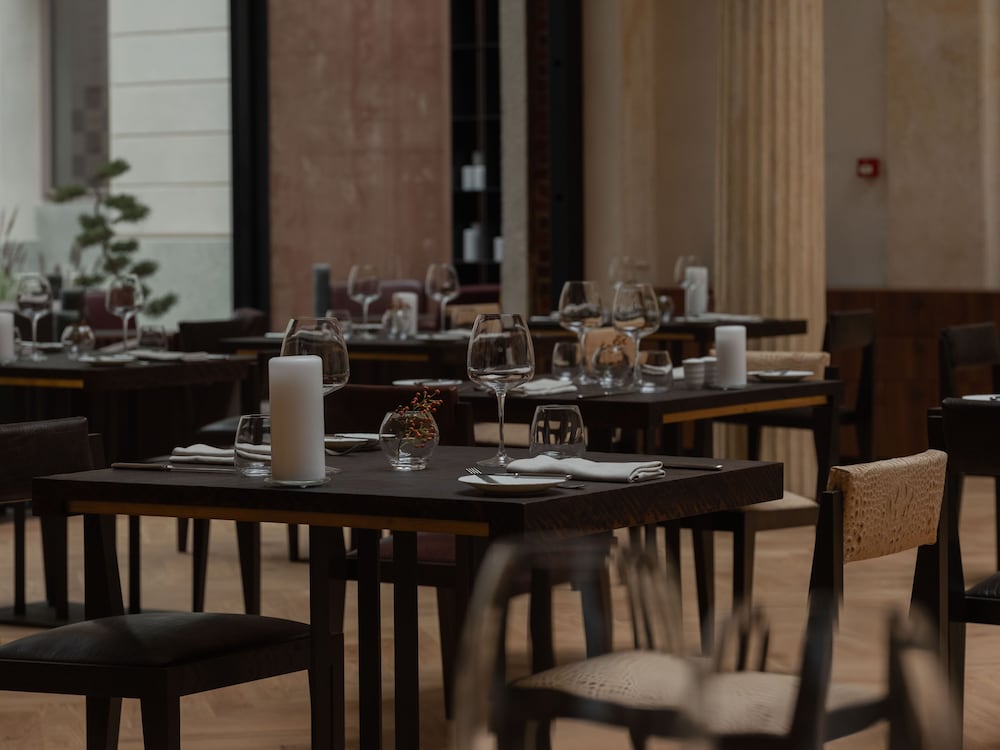 restaurant cafeteria