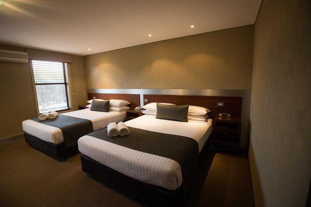 Seacombe House Motor Inn Port Fairy 10/27