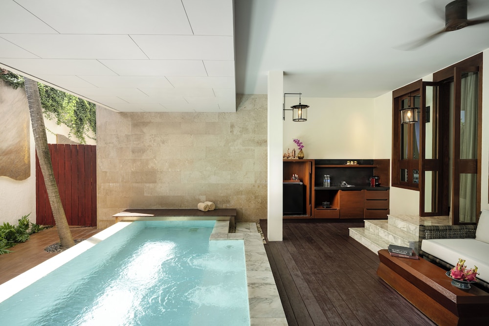 swimming pool spa