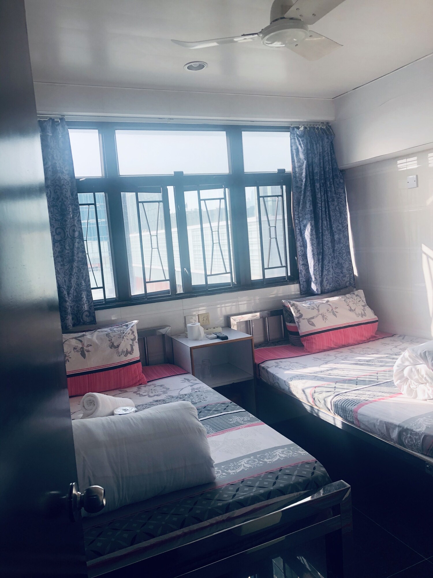 FAMILY, 2 DOUBLE BEDS
