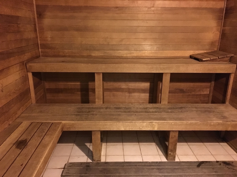 Cabot Inn and Suites 20/50
