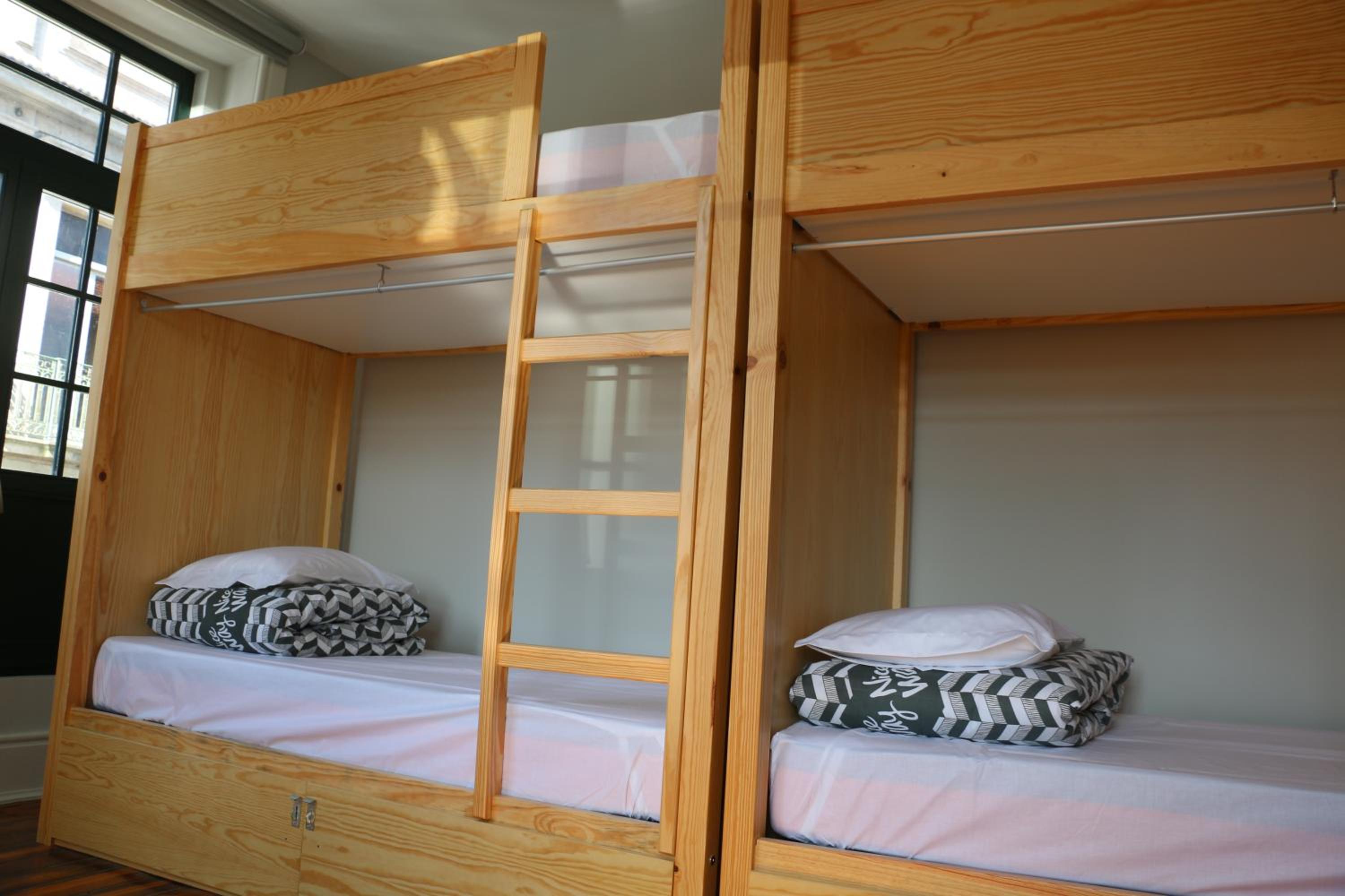 Mixed Dorm, 12 Beds