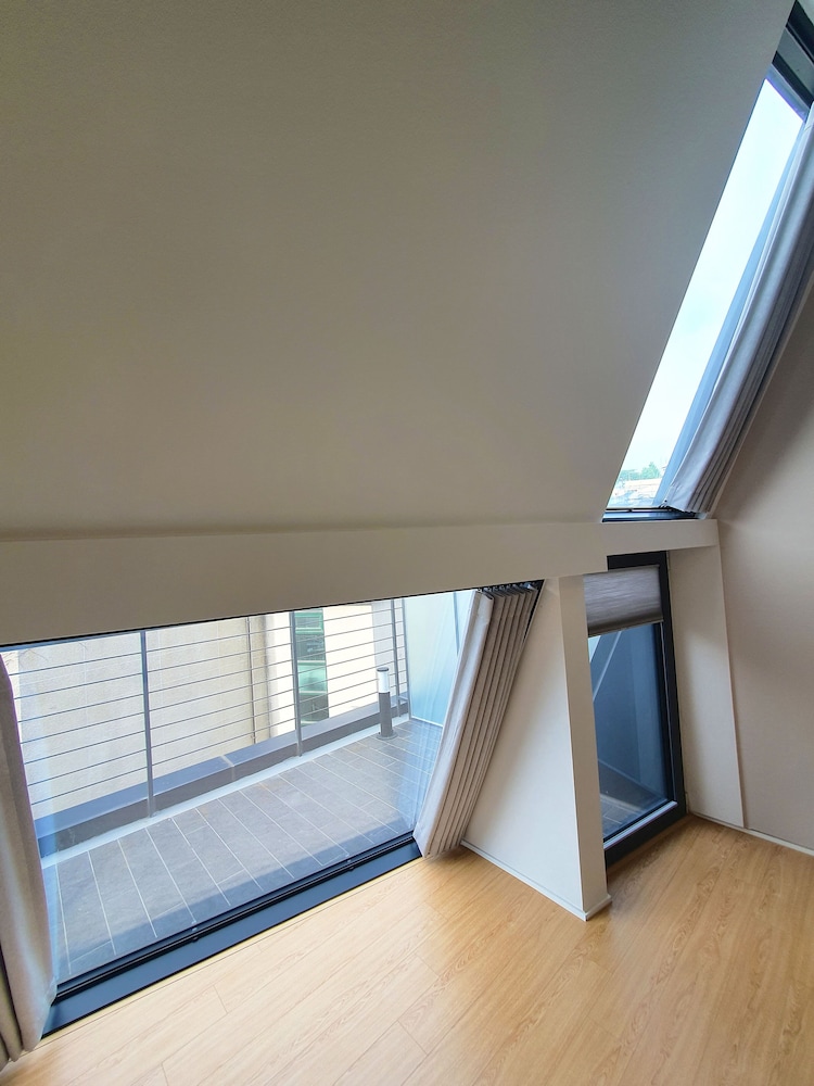 Yolo Guesthouse - Hostel 25/50