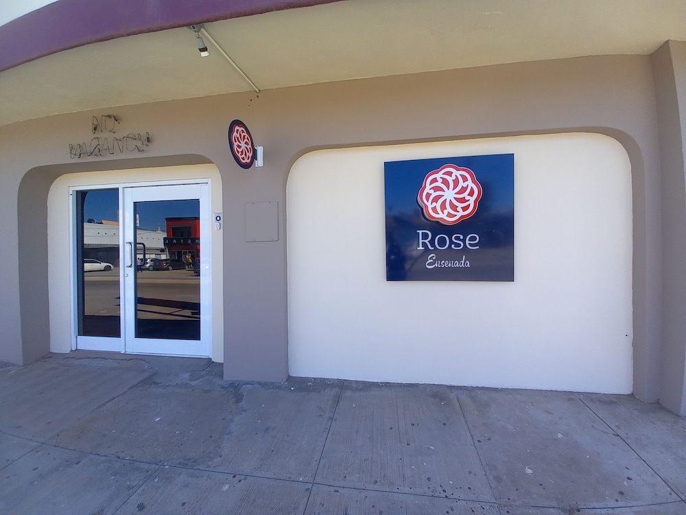 CAPITAL O Hotel Rose, Ensenada 5/48