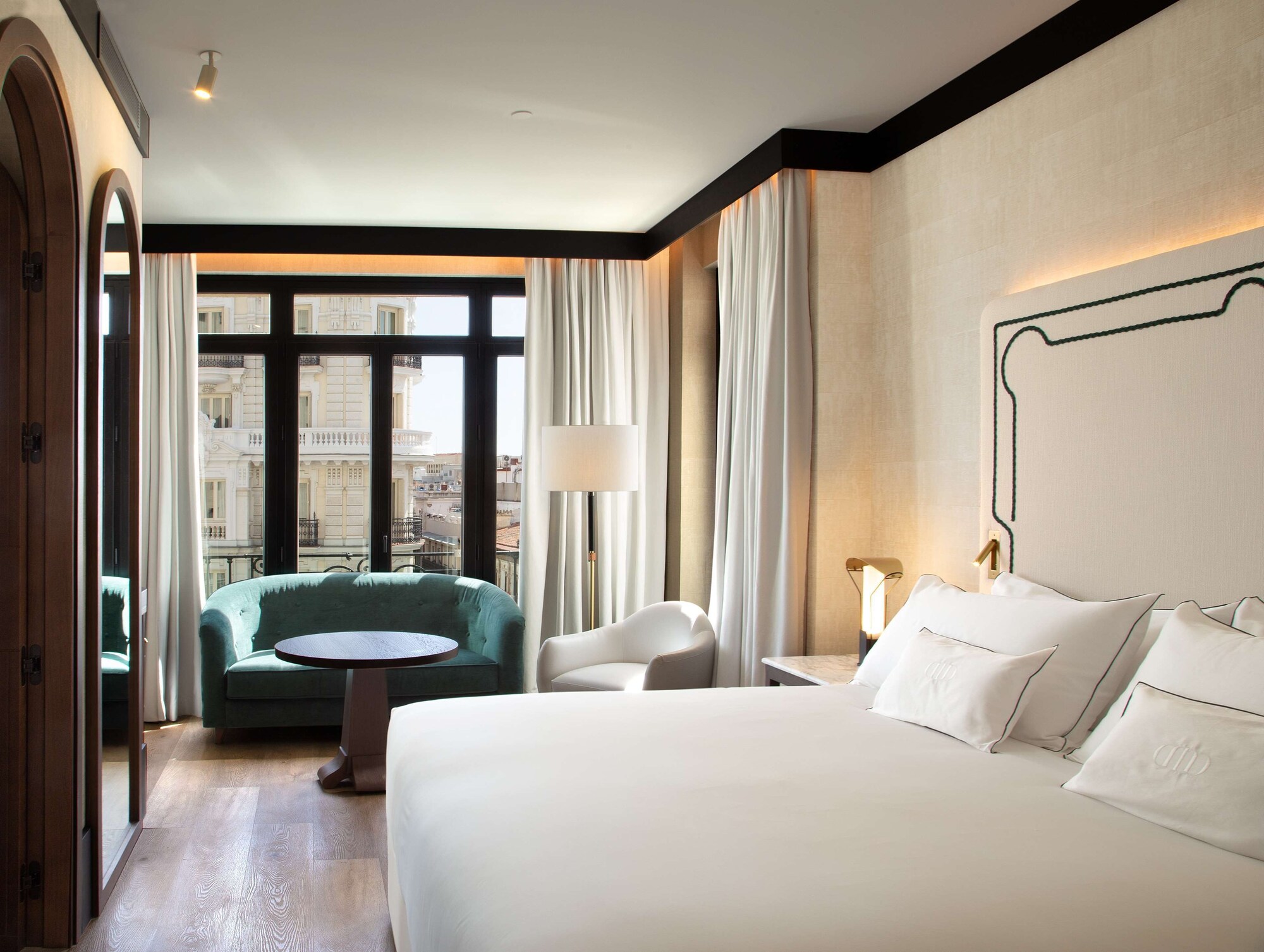 CONNECTING, FAMILY, SUITE, MULTIPLE BEDS