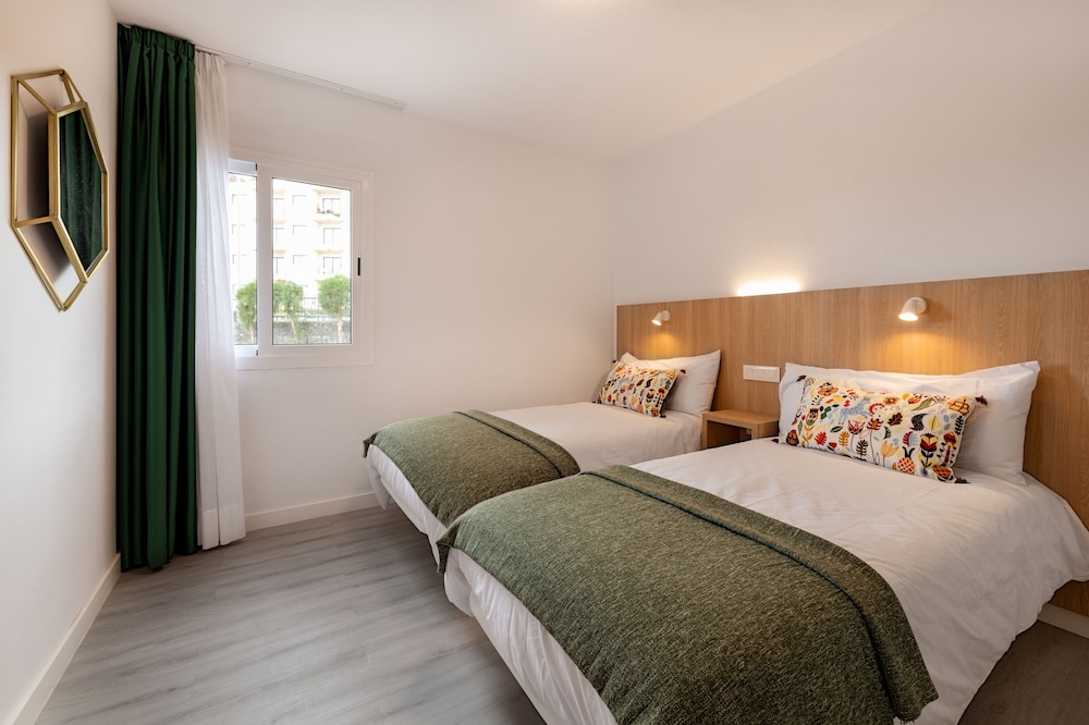 2 BEDROOMS, APARTMENT, BALCONY