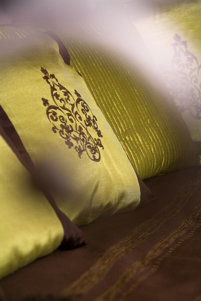 AUBERGE DE TAVEL 7/42