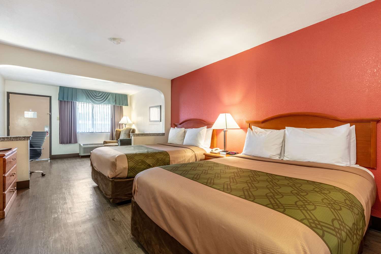 SUITE, 2 QUEEN BEDS
