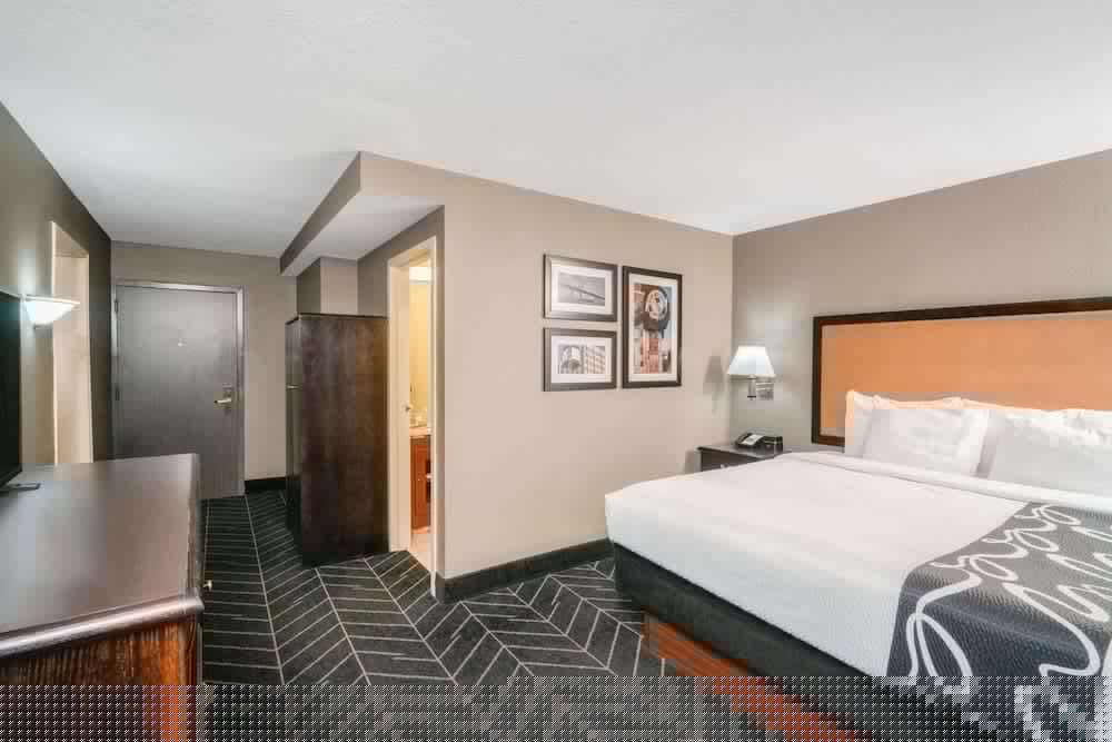 La Quinta Inn & Suites by Wyndham Memphis Airport Graceland 10/71