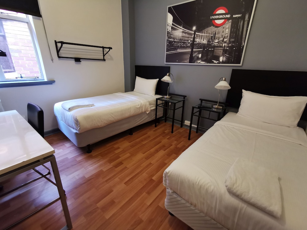 CITY CENTRE BUDGET HOTEL 11/35
