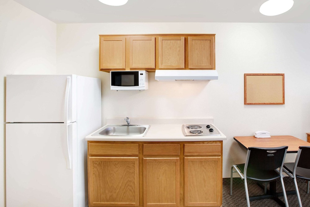 WoodSpring Suites Denton 24/35