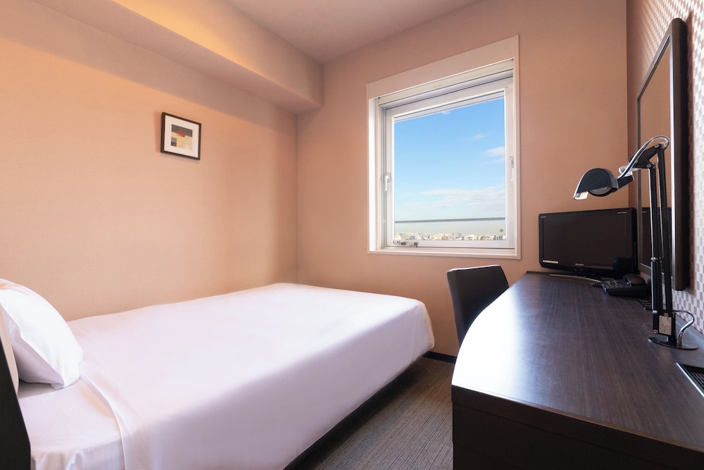 SEMI ROOM, SEMI DOUBLE BED
