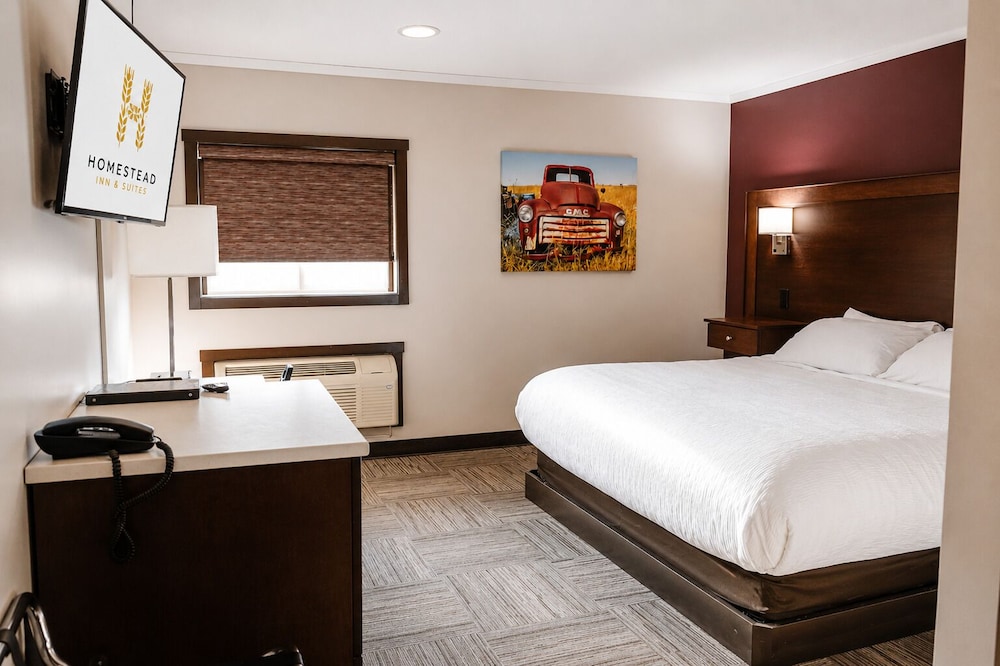 Homestead Inn & Suites 12/44