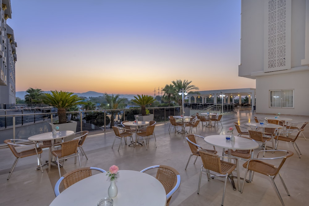 Lake & Riverside Hotel & Spa 30/41