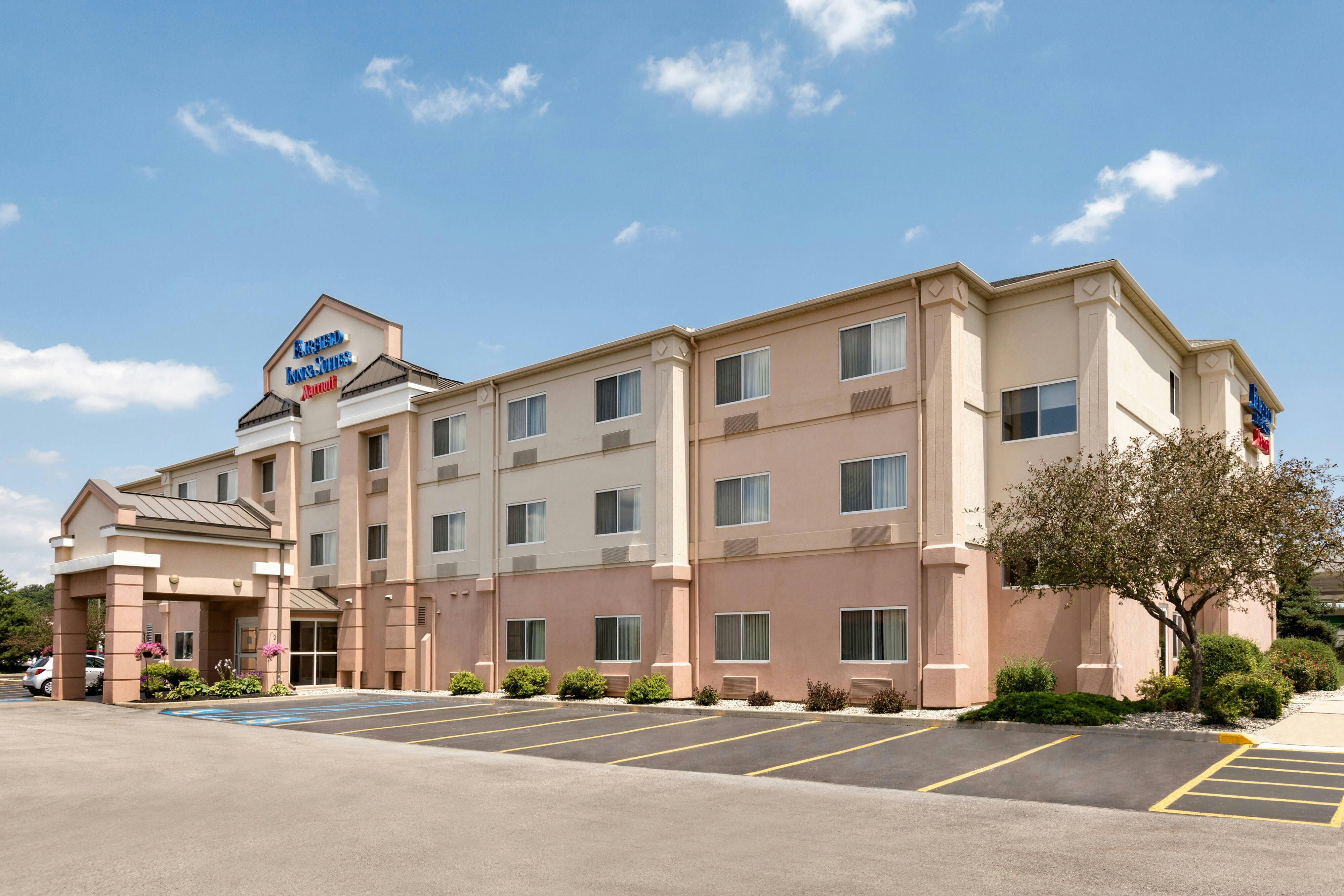 Fairfield Inn Suites Toledo Maumee 2/34