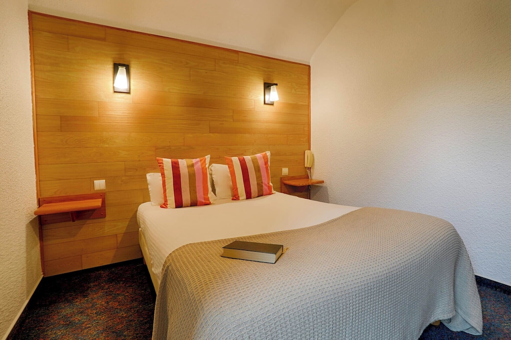 Brit Hotel Le Branhoc 25/62