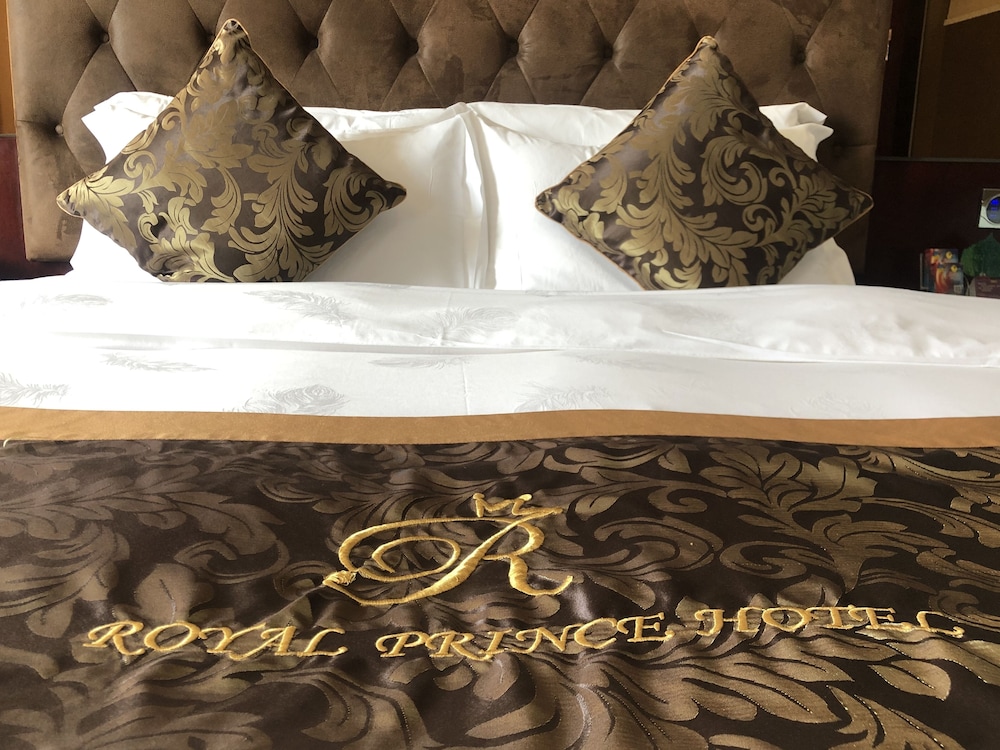 Royal Prince Hotel 17/35