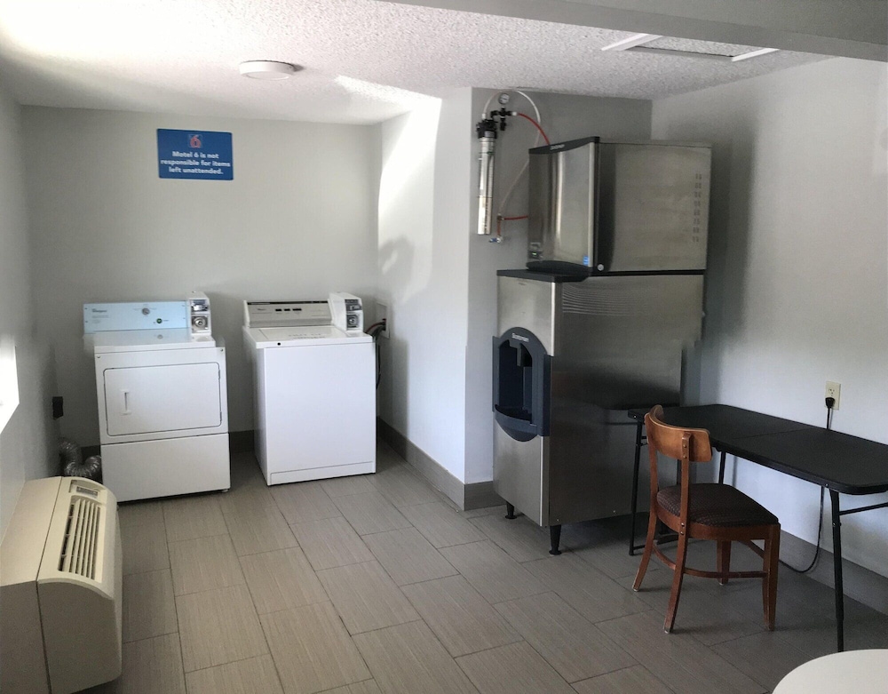 Motel6 Troutville, VA 44/54