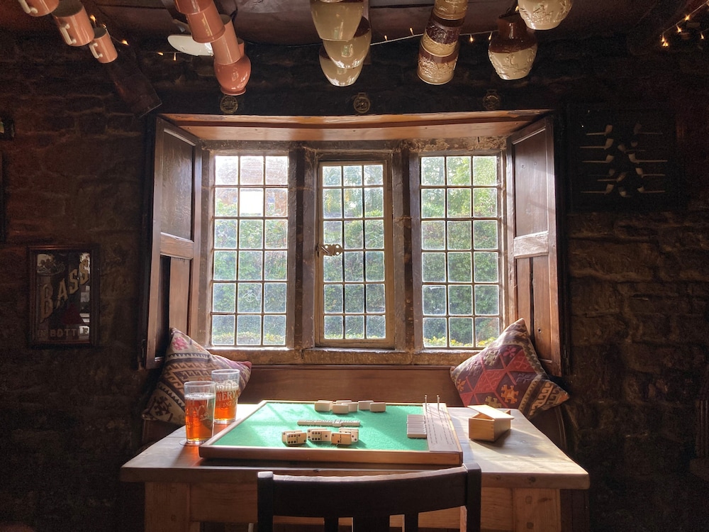 The Falkland Arms 21/50