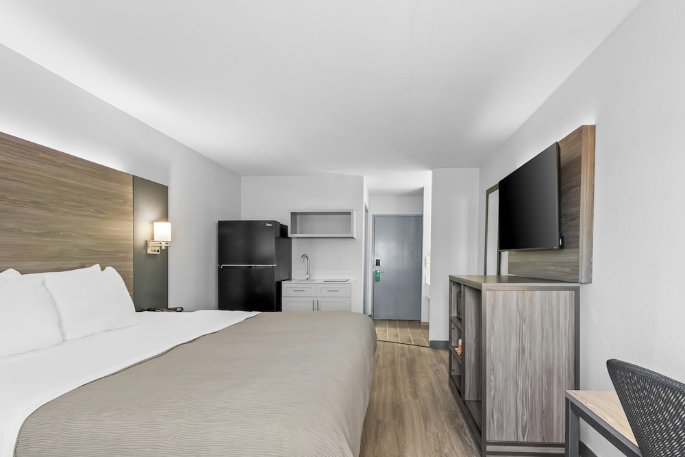 Upgrade, Efficiency, King Bed
