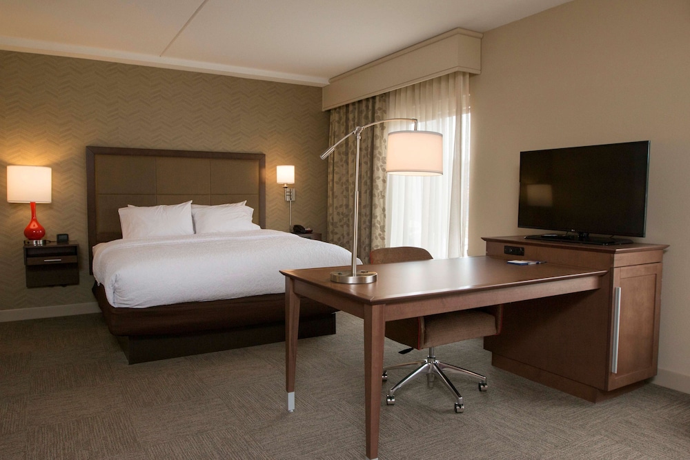 Hampton Inn & Suites Boone 20/55