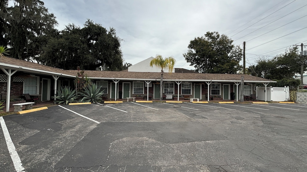 Shamrock Cove Inn 37/50