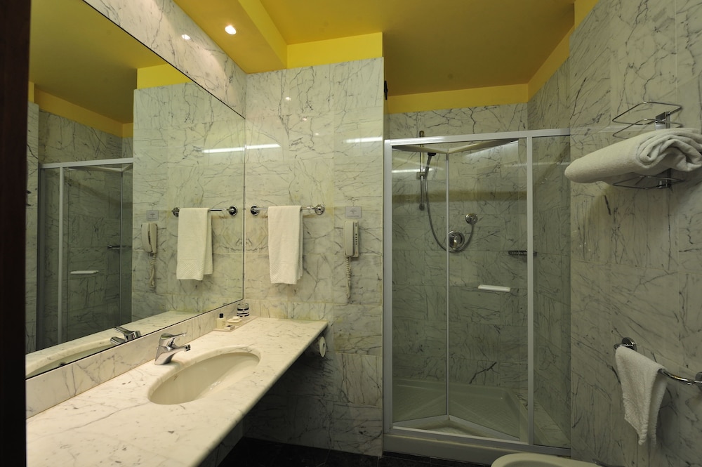 Art Hotel Boston 63/68