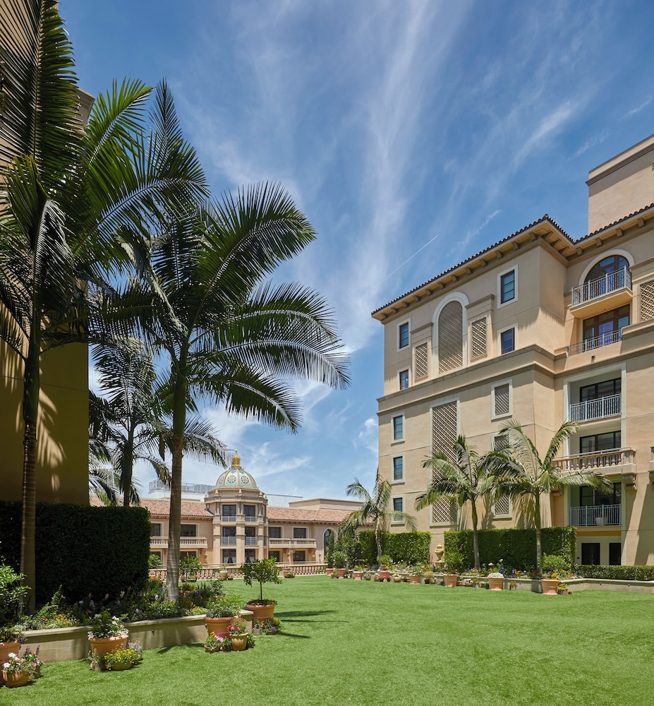 The Maybourne Beverly Hills 43/49
