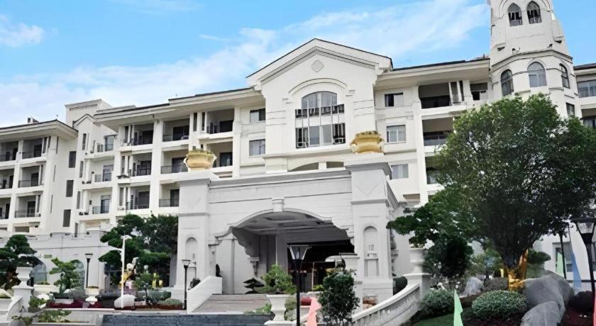 Country Garden Phoenix Hotel Yunfu in YUNFU