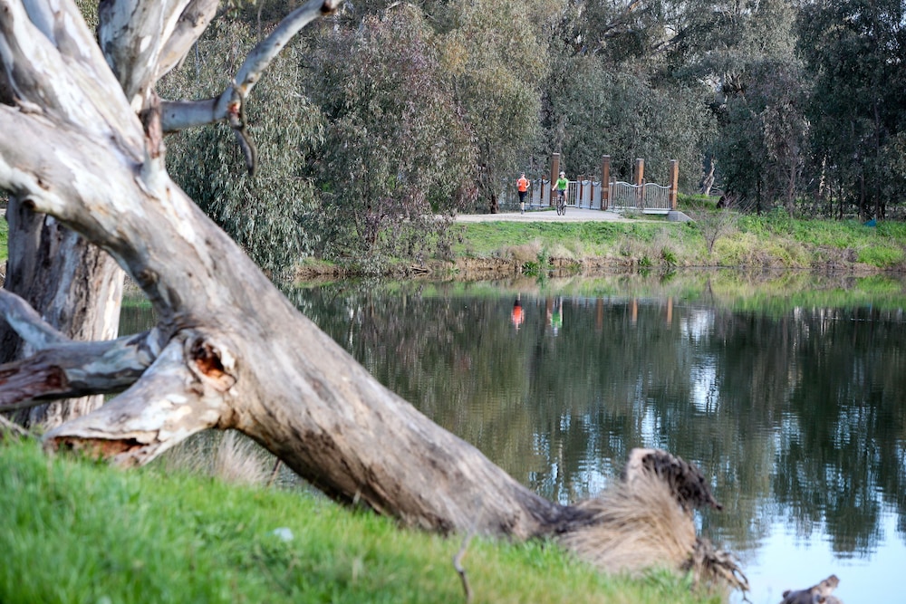 Mercure Albury 44/49
