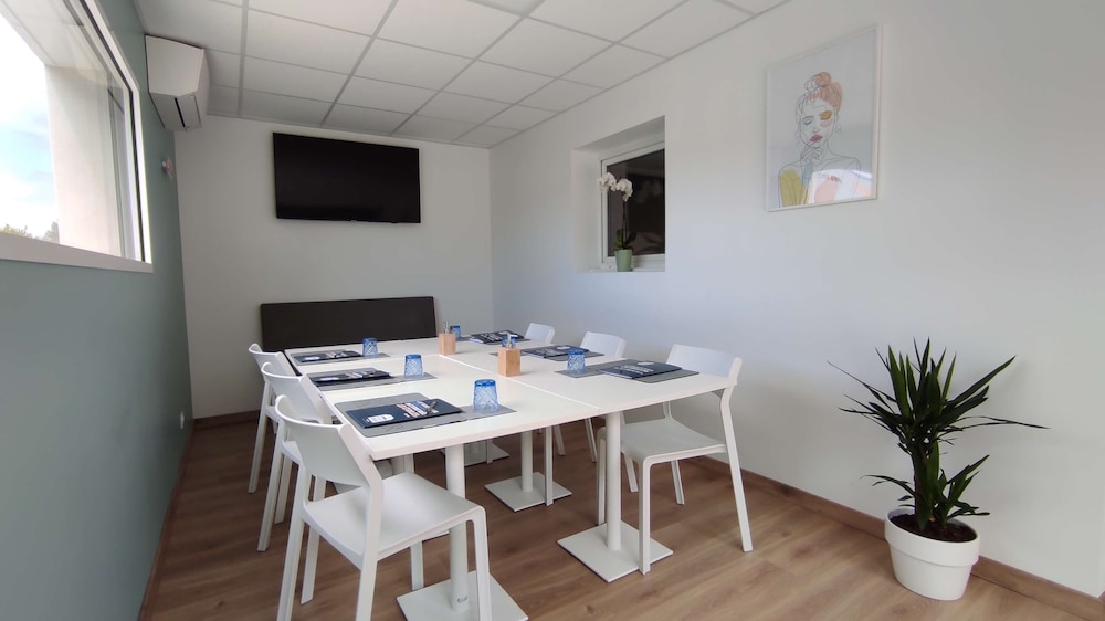 Kyriad Montpellier Ouest St Jean De Vedas 58/61